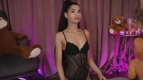 zariaavera online show from May 1, 2026, 4:06 am