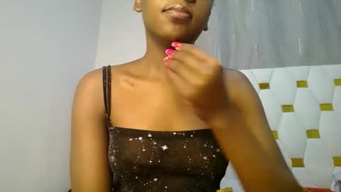 Snapshot of zariah011 chatting on June 16, 2026, 11:29 pm zariah online show from June 16, 2026, 11:29 pm