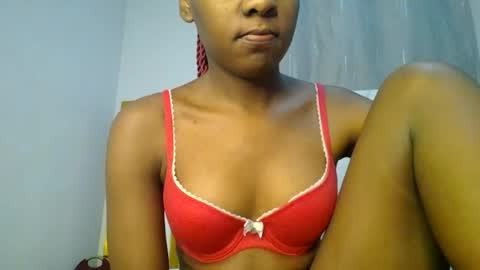 Snapshot of zariah011 chatting on June 19, 2026, 9:29 pm zariah online show from June 19, 2026, 9:29 pm
