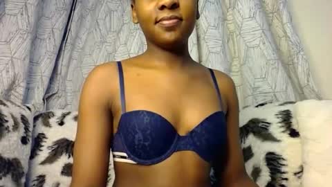 Snapshot of zariah011 chatting on July 30, 2026, 9:25 pm zariah online show from July 30, 2026, 9:25 pm