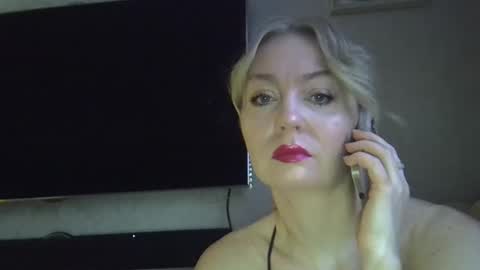 Snapshot of zarinaswift chatting on December 20, 2024, 4:31 am Zarina Swift online show from December 20, 2024, 4:31 am