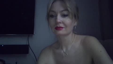 Snapshot of zarinaswift chatting on January 13, 2025, 4:18 am Zarina Swift online show from January 13, 2025, 4:18 am