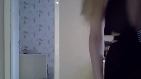 Snapshot of zarinaswift chatting on March 11, 2025, 12:06 pm Zarina Swift online show from March 11, 2025, 12:06 pm