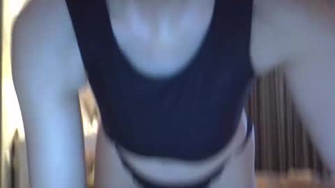 Snapshot of zarinaswift chatting on October 21, 2025, 4:13 am Zarina Swift online show from October 21, 2025, 4:13 am