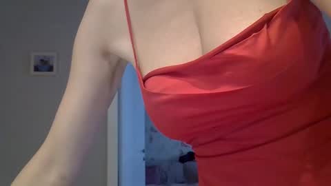 Snapshot of zarinaswift chatting on November 7, 2025, 4:56 am Zarina Swift online show from November 7, 2025, 4:56 am