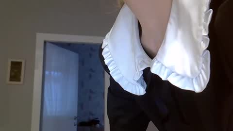 Snapshot of zarinaswift chatting on November 9, 2025, 10:13 am Zarina Swift online show from November 9, 2025, 10:13 am