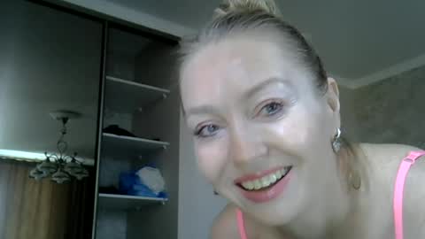 Snapshot of zarinaswift chatting on July 8, 2026, 5:56 am Zarina Swift online show from July 8, 2026, 5:56 am