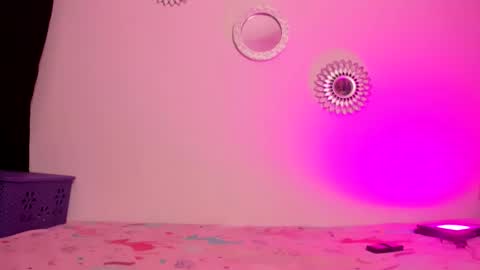 Zaritha Li online show from November 21, 2025, 10:25 am