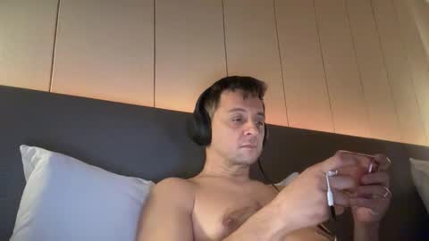 Snapshot of zaycik007 chatting on February 8, 2026, 4:27 am zaycik007 online show from February 8, 2026, 4:27 am
