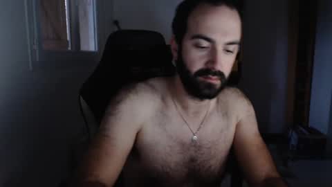 Snapshot of zazou3113 chatting on January 29, 2025, 4:41 pm Grizzly Bear online show from January 29, 2025, 4:41 pm