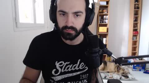 Snapshot of zazou3113 chatting on January 31, 2025, 12:07 pm Grizzly Bear online show from January 31, 2025, 12:07 pm