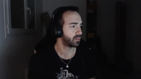 Snapshot of zazou3113 chatting on February 20, 2025, 5:44 am Grizzly Bear online show from February 20, 2025, 5:44 am