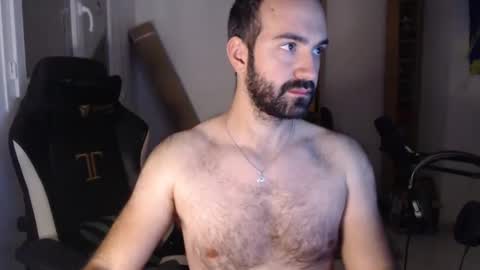 Snapshot of zazou3113 chatting on March 7, 2025, 6:43 pm Grizzly Bear online show from March 7, 2025, 6:43 pm