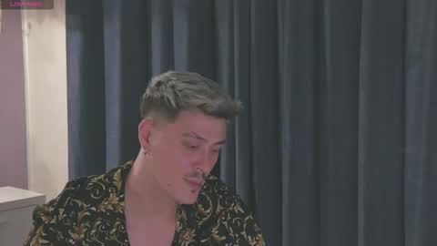 Snapshot of zedmihai chatting on December 2, 2025, 8:15 pm Zed online show from December 2, 2025, 8:15 pm