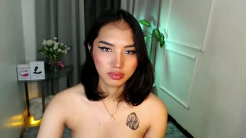 zelainalovetocum online show from March 3, 2025, 8:54 pm