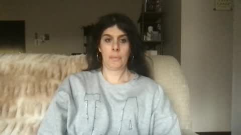 Snapshot of zeldasroom chatting on December 19, 2025, 8:49 pm Zelda online show from December 19, 2025, 8:49 pm