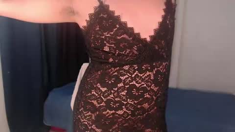 zemi_max online show from June 14, 2026, 6:04 am