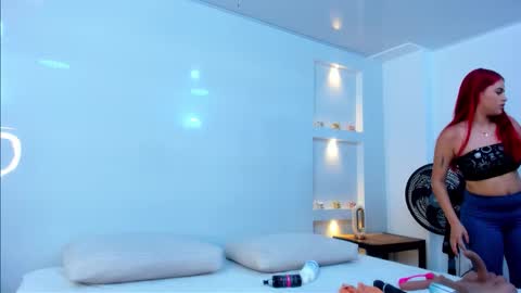 Zenda Evans online show from October 1, 2025, 2:39 am