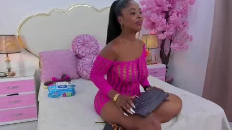 zendayarosse online show from May 15, 2026, 9:55 pm