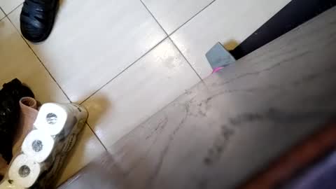 zenek1989007 online show from December 24, 2024, 8:44 am