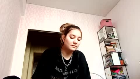 zeniabrossoit online show from April 29, 2026, 11:14 am