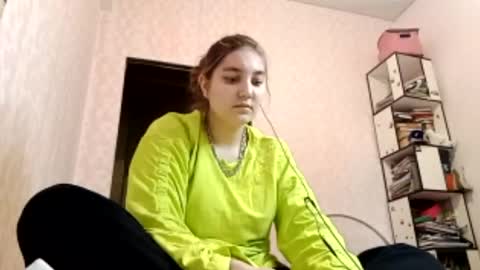 zeniabrossoit online show from April 30, 2026, 1:06 pm