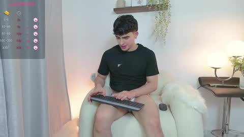 Zenn online show from March 4, 2025, 9:22 pm