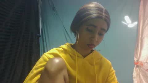 Snapshot of zeolineess chatting on October 27, 2025, 4:05 am zeolineess online show from October 27, 2025, 4:05 am