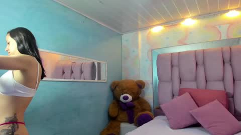 Snapshot of zephyra_angels1 chatting on January 5, 2025, 12:10 pm ZEPHYRA ANGELS online show from January 5, 2025, 12:10 pm