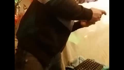 Snapshot of zeroandhero chatting on January 1, 2025, 9:07 am zero online show from January 1, 2025, 9:07 am