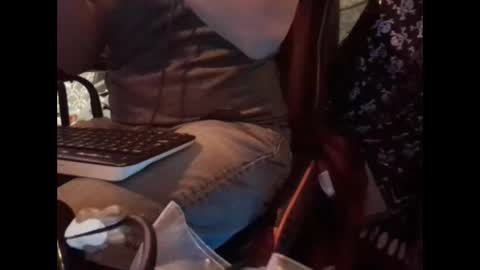 Snapshot of zeroandhero chatting on February 19, 2025, 4:55 am zero online show from February 19, 2025, 4:55 am