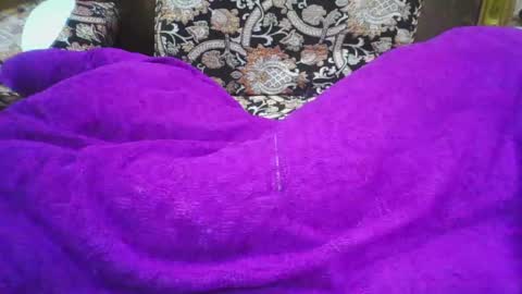 Snapshot of zes6363 chatting on December 2, 2025, 3:29 pm zes6363 online show from December 2, 2025, 3:29 pm