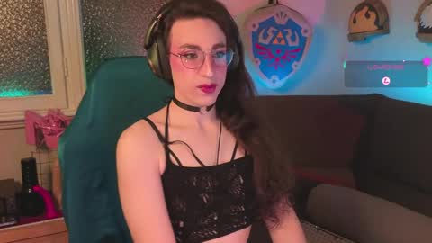 zesty_peach online show from May 22, 2026, 10:04 pm