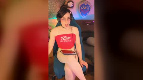 zesty_peach online show from May 23, 2026, 6:34 pm