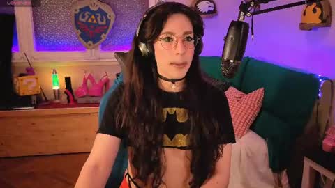 zesty_peach online show from June 9, 2026, 11:27 pm