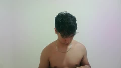 zeus_183 online show from November 1, 2025, 11:29 pm