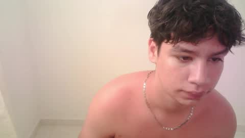 zeus_183 online show from May 11, 2026, 4:04 pm