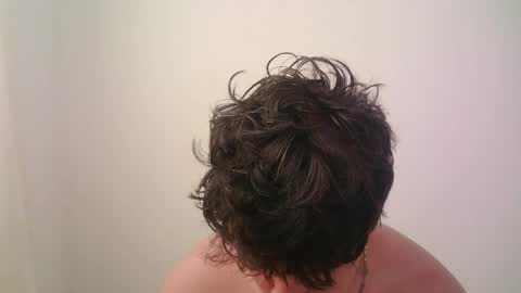 zeus_183 online show from May 14, 2026, 1:18 pm