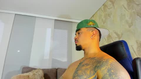 Snapshot of zeus_strong93 chatting on July 1, 2026, 10:53 pm zeus strong online show from July 1, 2026, 10:53 pm