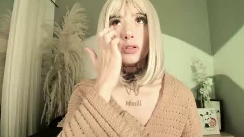 zhally_dee online show from June 13, 2026, 9:40 am