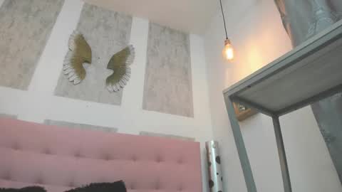 ZHAMIRA  ANDRES online show from February 23, 2026, 1:47 am