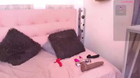 Snapshot of zhamira_21 chatting on June 20, 2026, 8:44 pm ZHAMIRA ANDRES online show from June 20, 2026, 8:44 pm