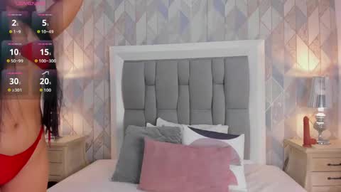 zharia_lux25 online show from May 23, 2026, 11:36 am