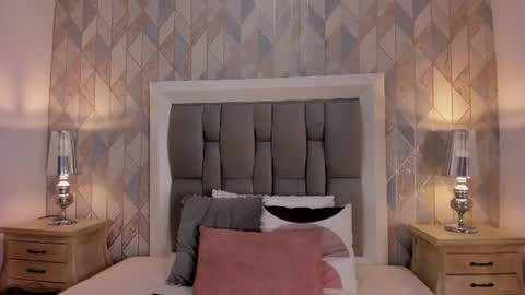 zharia_lux25 online show from July 1, 2026, 11:34 am