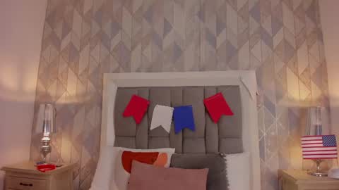 zharia_lux25 online show from July 4, 2026, 11:38 am
