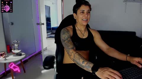 zhoestrong online show from January 8, 2025, 4:22 pm