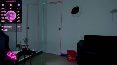 zhoestrong online show from January 13, 2025, 6:05 pm