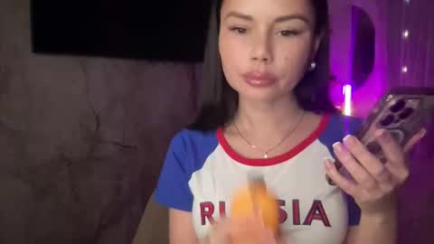 Nensi online show from March 5, 2026, 5:42 pm