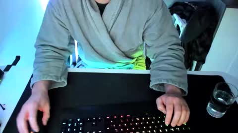 Snapshot of ziemlichflutschig chatting on December 12, 2024, 9:37 pm ziemlichflutschig online show from December 12, 2024, 9:37 pm