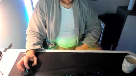 Snapshot of ziemlichflutschig chatting on December 14, 2024, 6:24 am ziemlichflutschig online show from December 14, 2024, 6:24 am